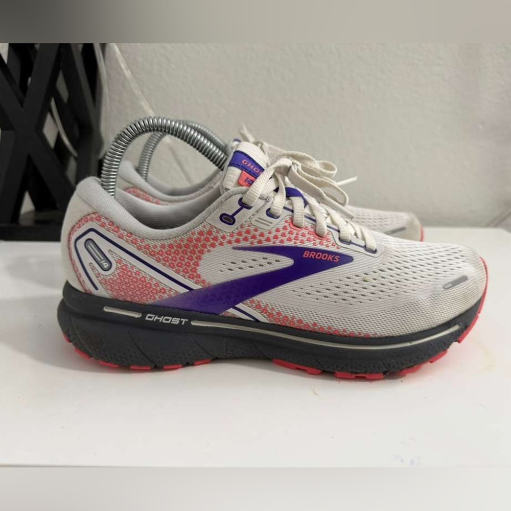 Brooks ghost 14 Women's Athletic Shoes - White and Pink - Picture 2 of 8